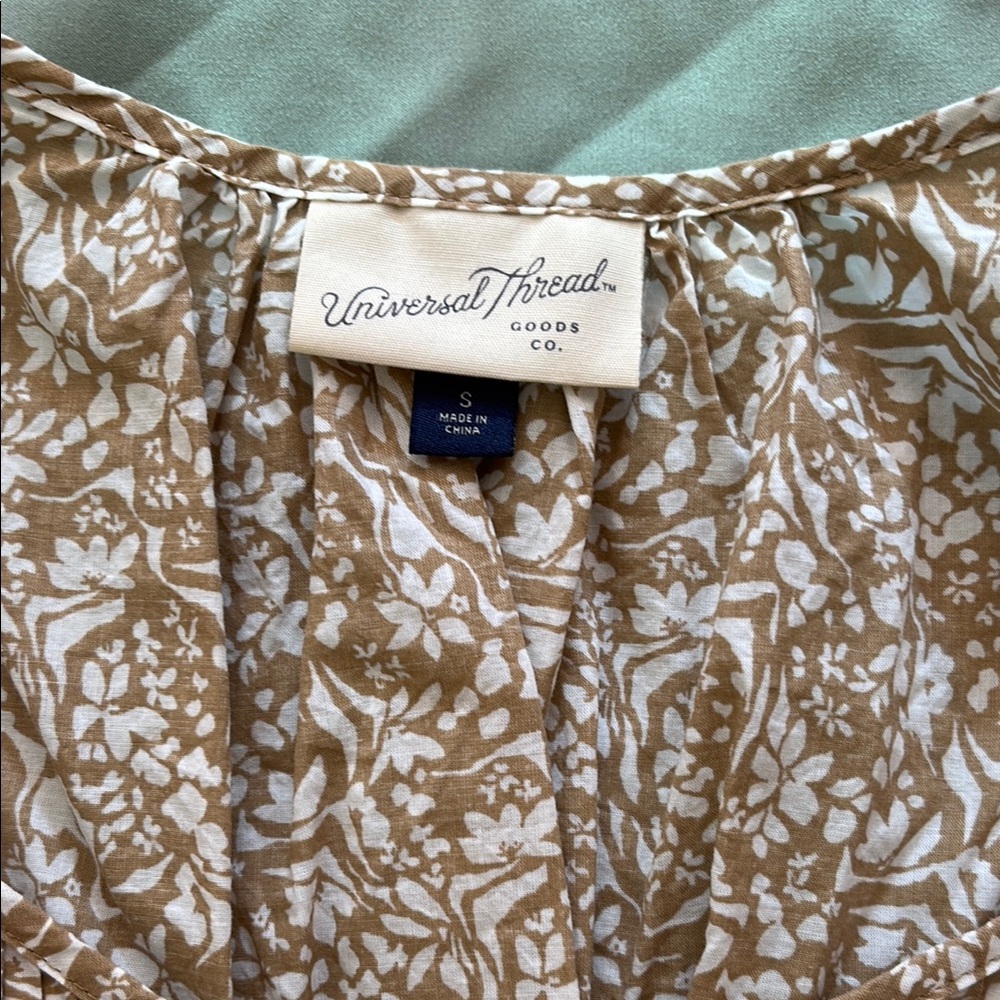 Target Gold Flutter Sleeve Ruffled Blouse - Picture 2 of 2